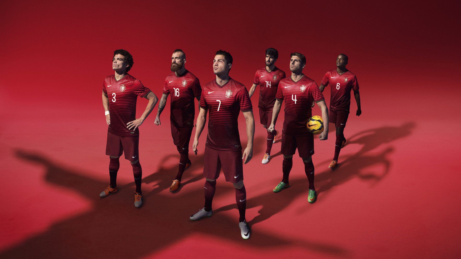 中国高尔夫球员许赢夺得女子中巡个人第三冠,许亚军高尔夫